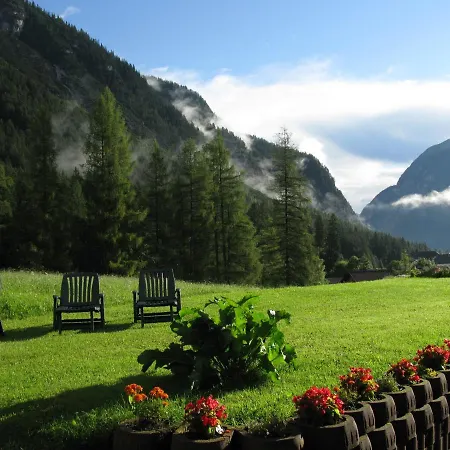 阿德霍夫酒店 洛伊塔施