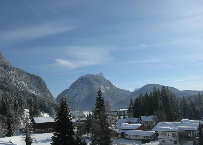 Adlerhof アパート ロイタシュ